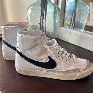Nike White and Black High-Top women Sneakers Classic Style